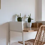 Hostal The Salty Surf & Yoga Estoril